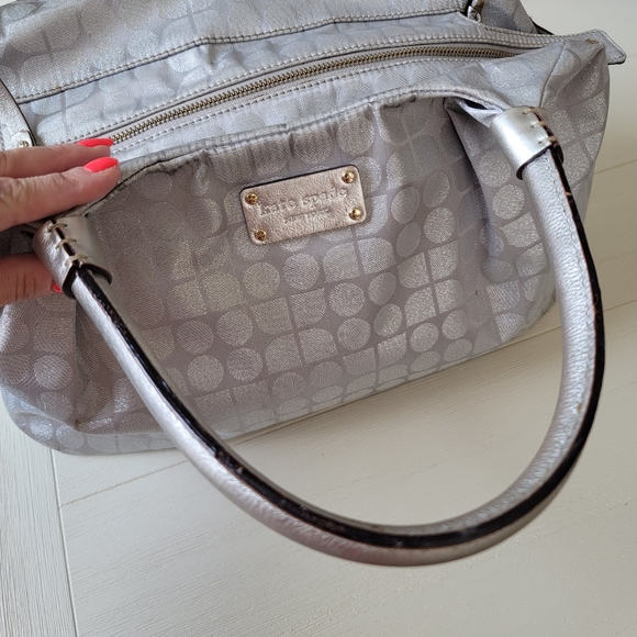 Kade Spade Stevie Thompson Street Noel Silver - Picture 13 of 14